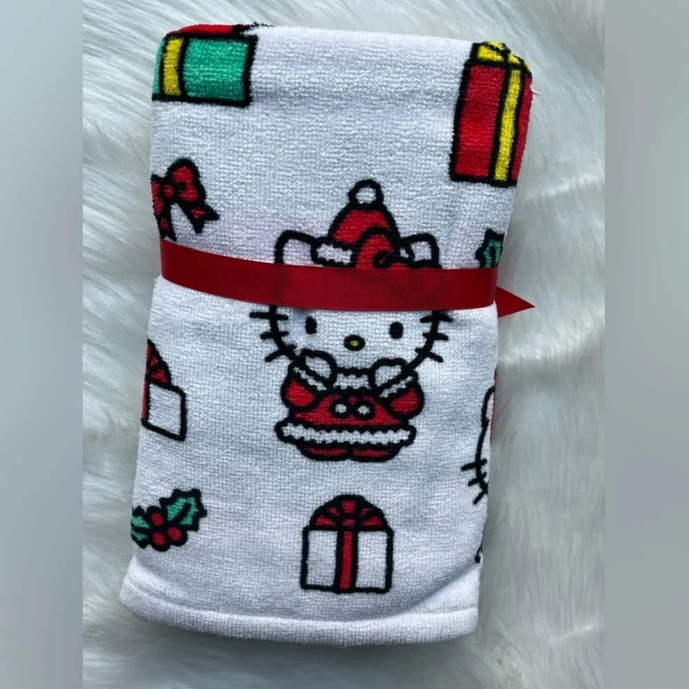🆕 Hello Kitty Hand Towels Christmas Set of 2 Holiday Bathroom Santa Mistletoe